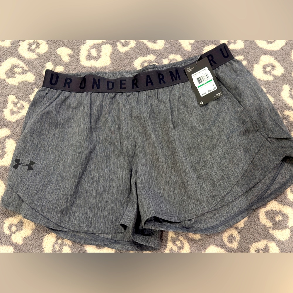 Women’s size large Under Armour Shorts NWT